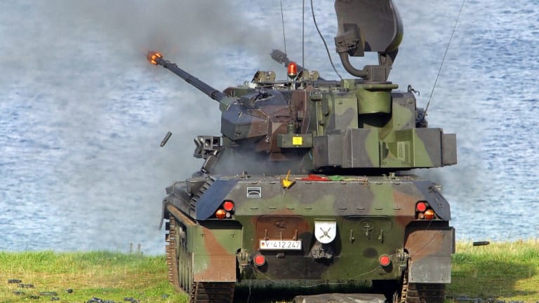 Pentagon & NATO Rally for Ukraine: Send Cheetah Vehicles & Anti-Aircraft Weapons