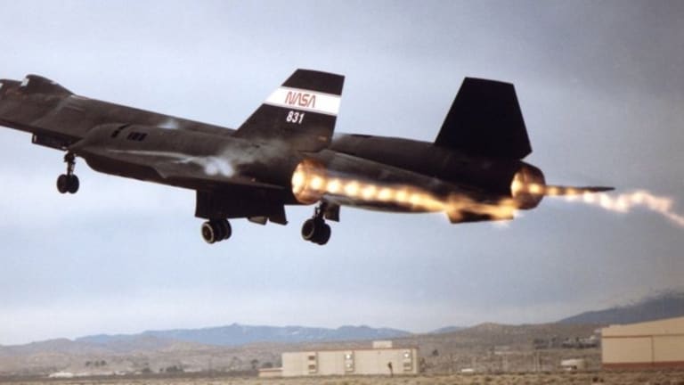 7 Wild Photos of the SR-71 Blackbird's Afterburners in Action