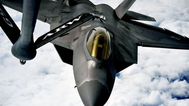 This Fatal Flaw Could Crash the F-22 or F-35
