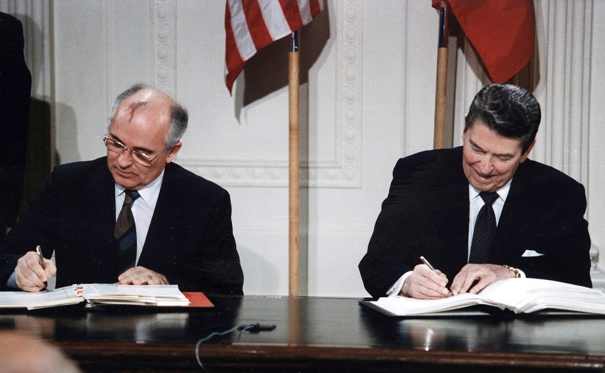 Regan Gorbachev Sign INF Treaty