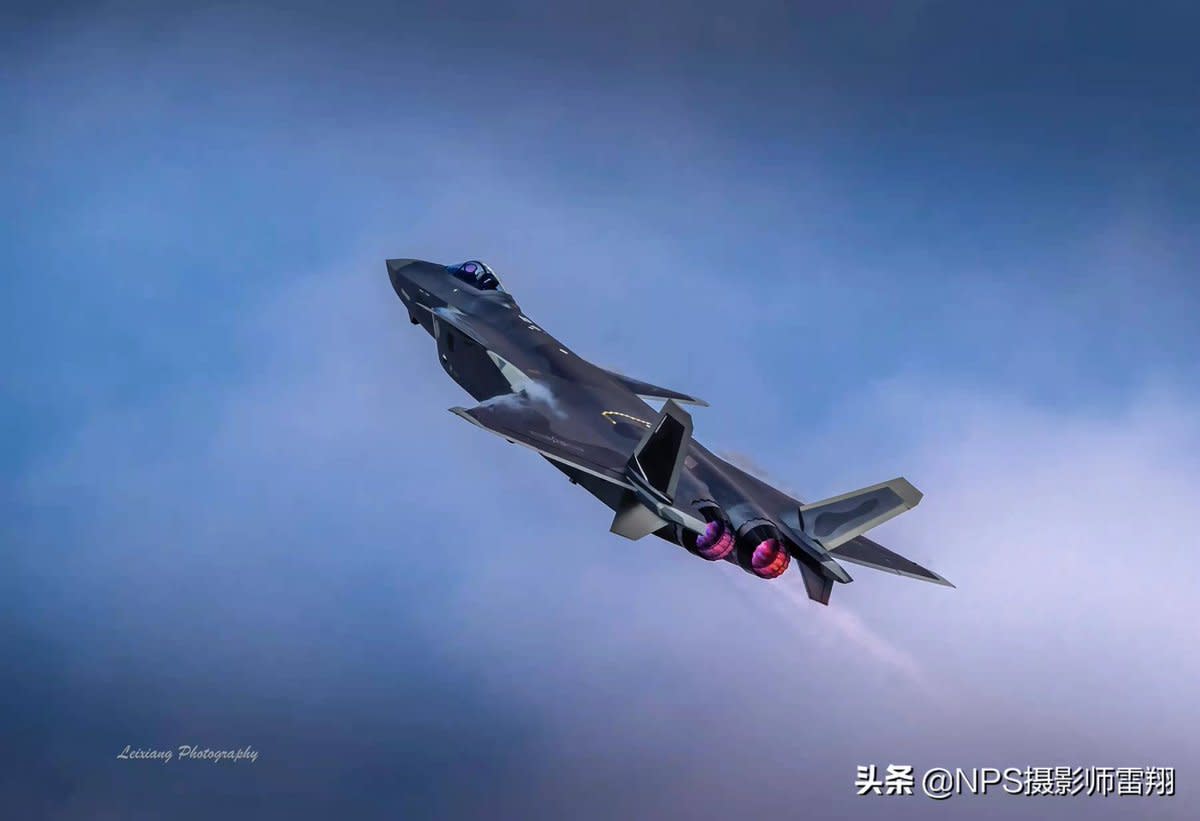 China’s J-20 Fighter with domestic WS-10C engines. (via Twitter)