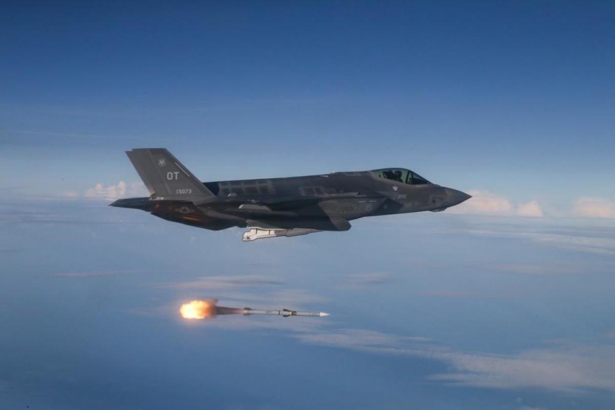 An F-35A Lightning II test aircraft released AMRAAM® missiles and AIM-9X® SIDEWINDER™ missiles at QF-16 targets during a live-fire 2018 test over an Air Force range in the Gulf of Mexico. (Photo: U.S. Air Force)
