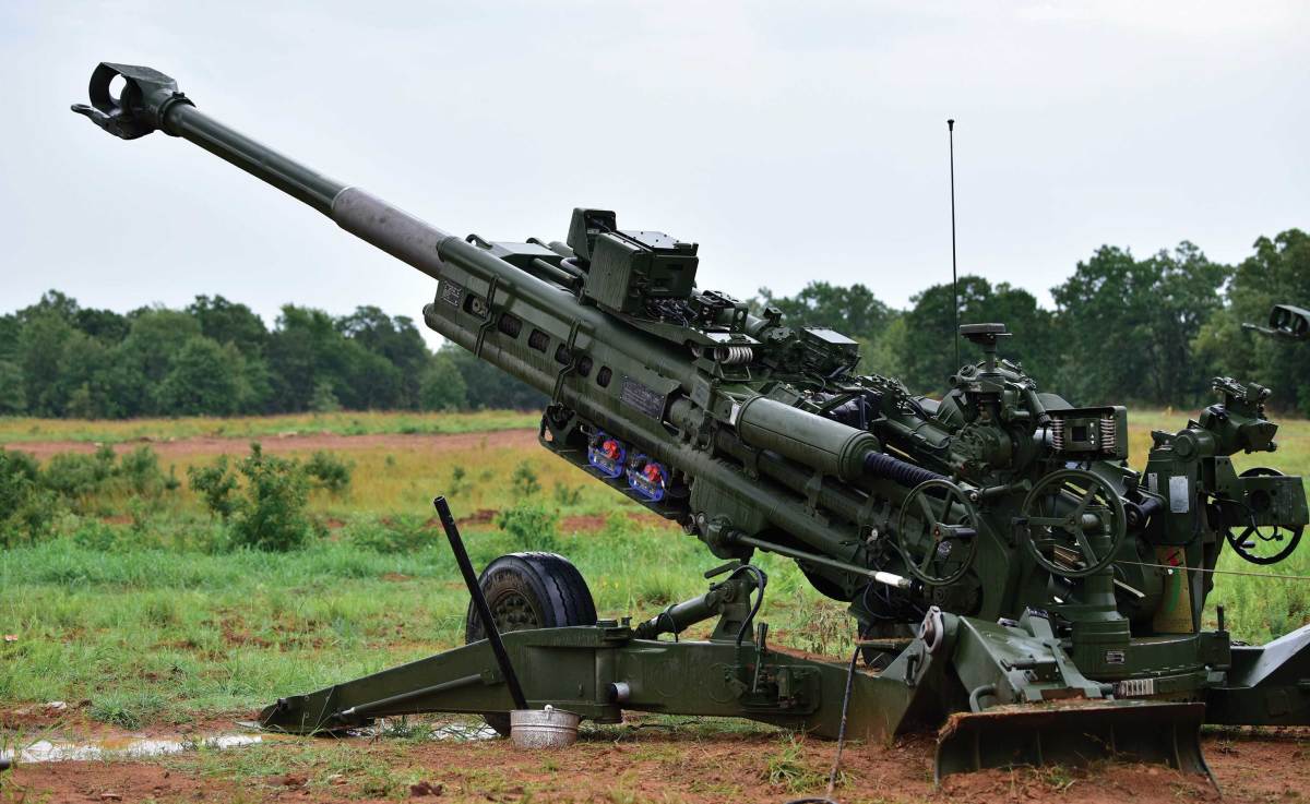 The Lightweight 155 mm Howitzer (LW155) provides direct, reinforcing and general artillery fire support to maneuver forces.