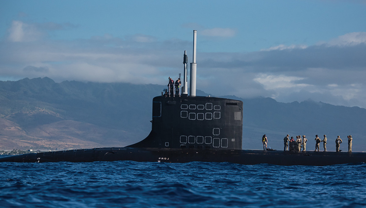 Virginia-class fast-attack submarine USS Hawaii (SSN 776) off the coast of Oahu, Hawaii